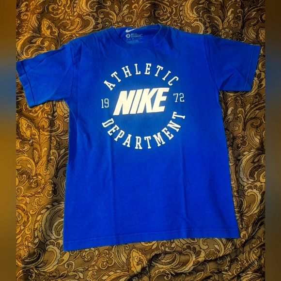 Nike Athletic Big Logo T-shirt 💙 🤍 - Picture 1 of 4